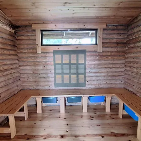 Metsaesydaen Moekit Puumala